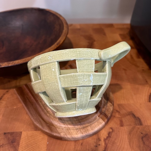 Mudpie ceramic colander/strainer, celery green! - Picture 6 of 7